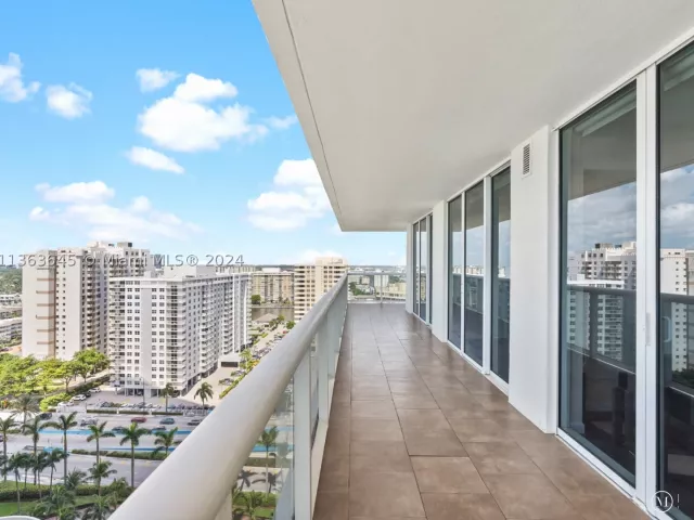2-bedroom condo for rent in Hallandale Beach - 1830 S Ocean Dr 1806 short term - MondialRealty