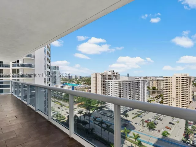 2-bedroom condo for rent in Hallandale Beach - 1830 S Ocean Dr 1806 short term - MondialRealty