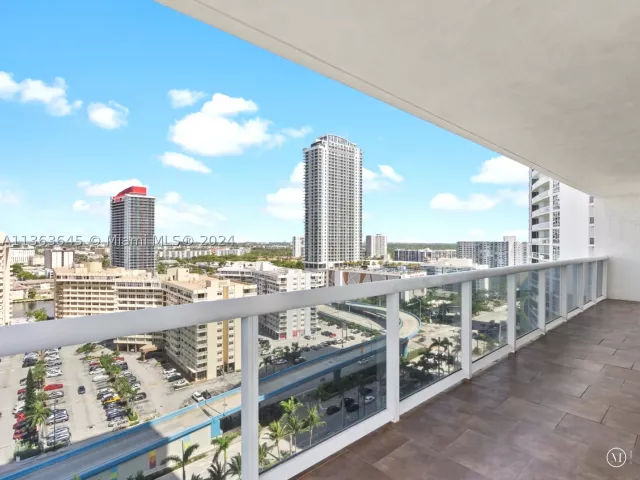 2-bedroom condo for rent in Hallandale Beach - 1830 S Ocean Dr 1806 short term - MondialRealty