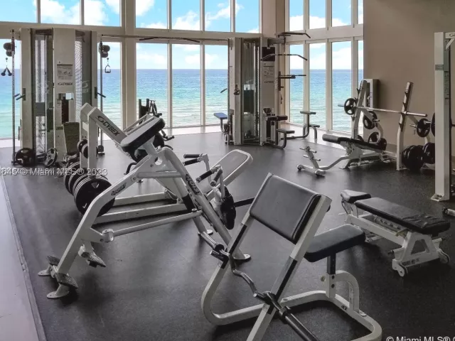 2-bedroom condo for rent in Hallandale Beach - 1830 S Ocean Dr 1806 short term - MondialRealty