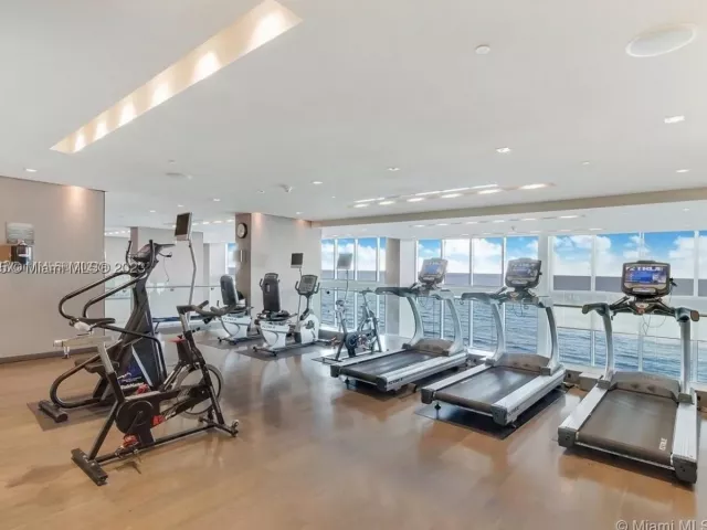 2-bedroom condo for rent in Hallandale Beach - 1830 S Ocean Dr 1806 short term - MondialRealty