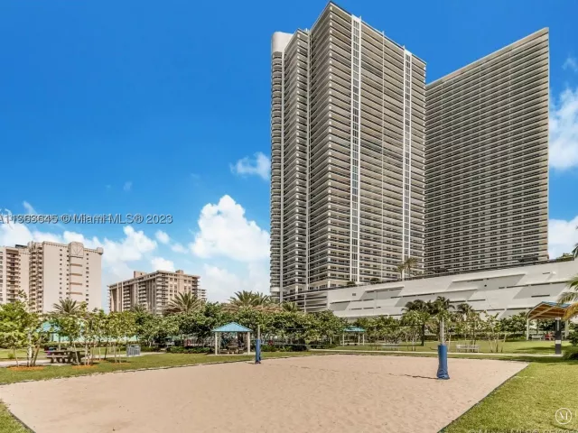 2-bedroom condo for rent in Hallandale Beach - 1830 S Ocean Dr 1806 short term - MondialRealty