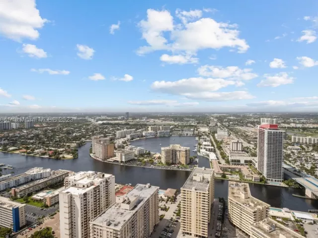 2-bedroom condo for rent in Hallandale Beach - 1830 S Ocean Dr 1806 short term - MondialRealty