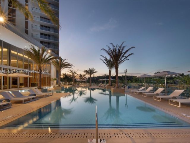 3-bedroom condo for rent in North Miami Beach - 16385 Biscayne Blvd 7 - MondialRealty