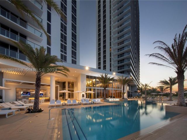 3-bedroom condo for rent in North Miami Beach - 16385 Biscayne Blvd 7 - MondialRealty
