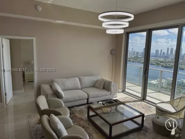 3-bedroom condo for rent in North Miami Beach - 16385 Biscayne Blvd 7 - MondialRealty