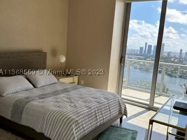 3-bedroom condo for rent in North Miami Beach - 16385 Biscayne Blvd 7 - MondialRealty