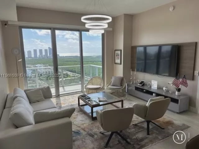 3-bedroom condo for rent in North Miami Beach - 16385 Biscayne Blvd 7 - MondialRealty