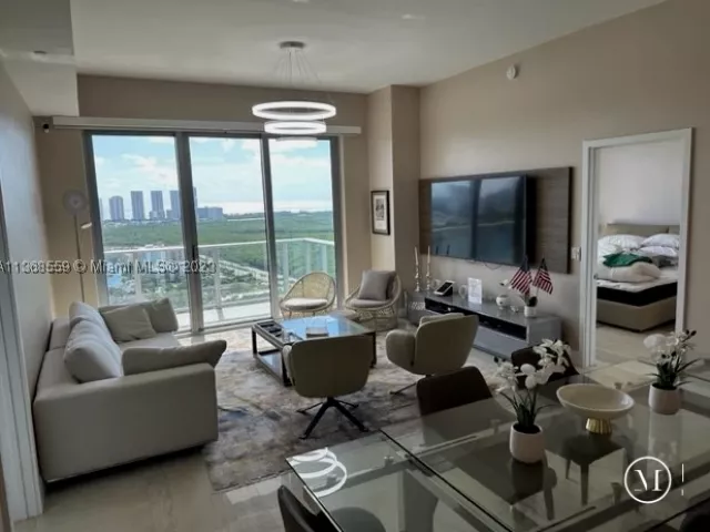 3-bedroom condo for rent in North Miami Beach - 16385 Biscayne Blvd 7 - MondialRealty
