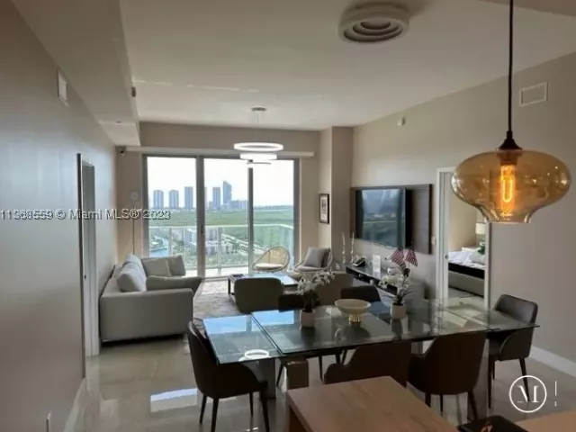 3-bedroom condo for rent in North Miami Beach - 16385 Biscayne Blvd 7 - MondialRealty