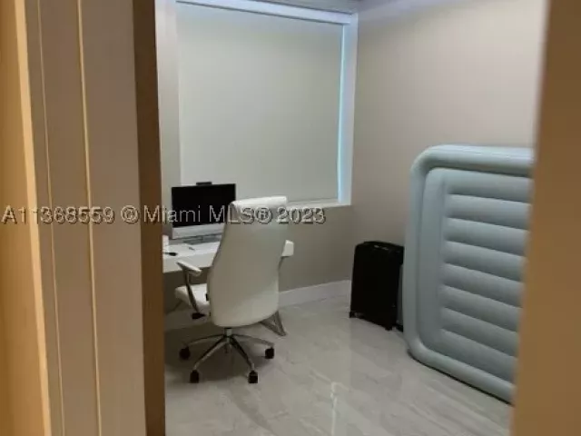 3-bedroom condo for rent in North Miami Beach - 16385 Biscayne Blvd 7 - MondialRealty