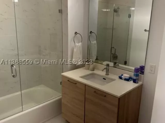 3-bedroom condo for rent in North Miami Beach - 16385 Biscayne Blvd 7 - MondialRealty