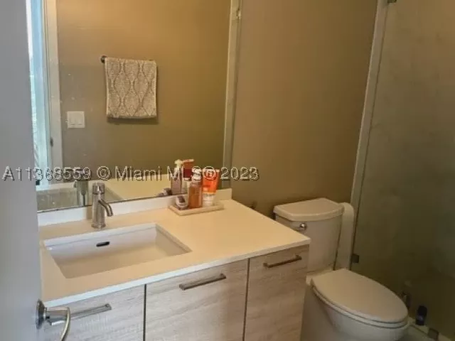 3-bedroom condo for rent in North Miami Beach - 16385 Biscayne Blvd 7 - MondialRealty