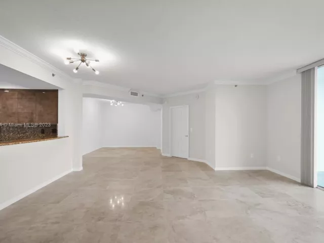 1-bedroom condo for sale in Fort Lauderdale - 1819 SE 17th St 1401 - MondialRealty