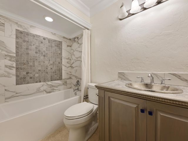 Home for sale at 14 NW 24th Street - photo 5221679