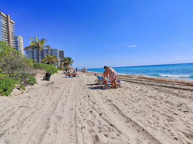 3-bedroom condo for rent in Hallandale Beach - 2080 S Ocean Dr 111 - MondialRealty