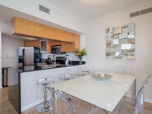 Apartment for rent  Unit #3201 - photo 3823072