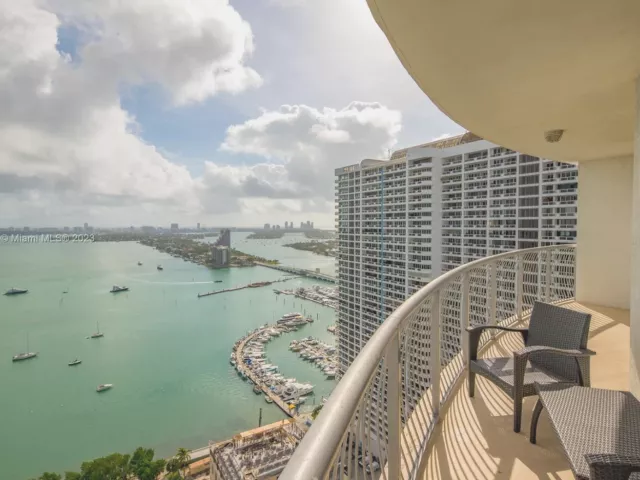 Apartment for rent  Unit #3201 - photo 3823077