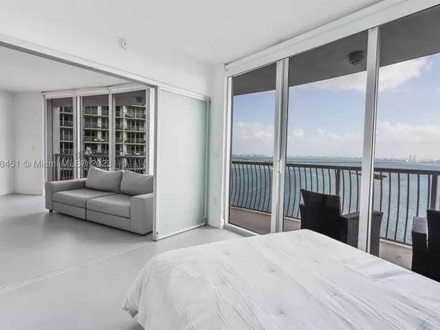 2-bedroom condo for rent in Miami - 1750 N Bayshore Dr 3201 - MondialRealty