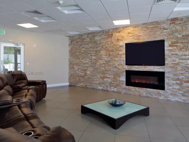 2-bedroom condo for rent in Miami - 1750 N Bayshore Dr 3201 - MondialRealty