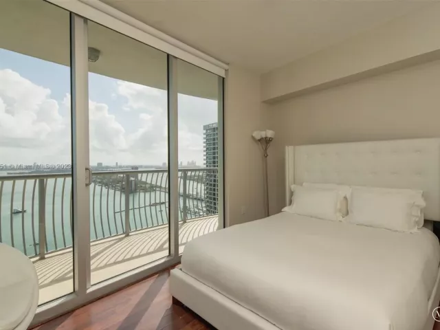 Apartment for rent  Unit #3201 - photo 3823063