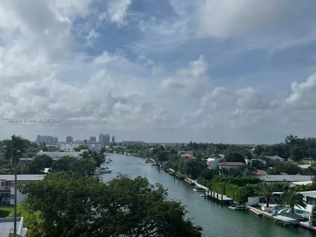 4-bedroom home for sale in Miami Beach - 7300 Trouville Esplanade 3 - MondialRealty