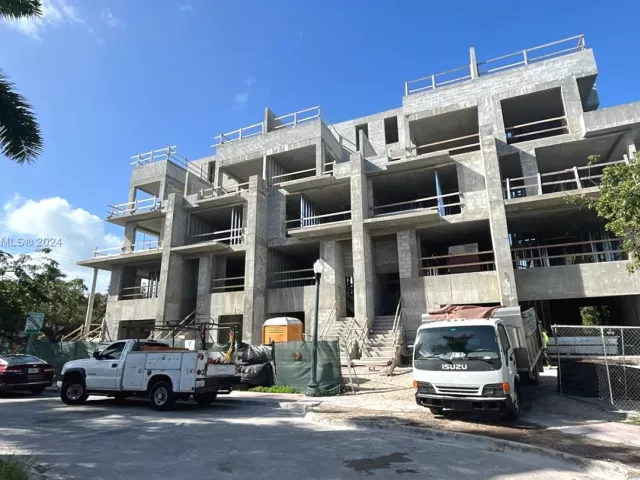 4-bedroom home for sale in Miami Beach - 7300 Trouville Esplanade 3 - MondialRealty