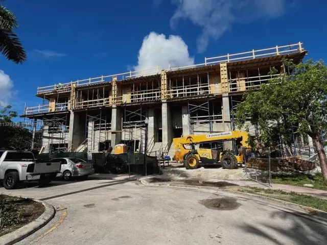 4-bedroom home for sale in Miami Beach - 7300 Trouville Esplanade 3 - MondialRealty