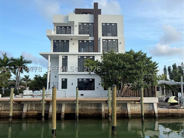 4-bedroom home for sale in Miami Beach - 7300 Trouville Esplanade 3 - MondialRealty