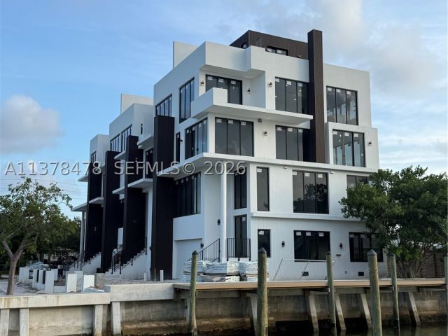 4-bedroom home for sale in Miami Beach - 7300 Trouville Esplanade 3 - MondialRealty