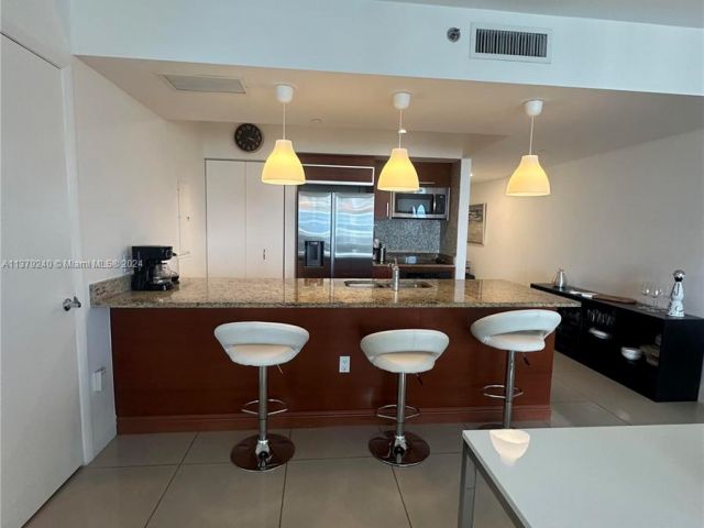 Apartment for rent  Unit #2010 - photo 5515336