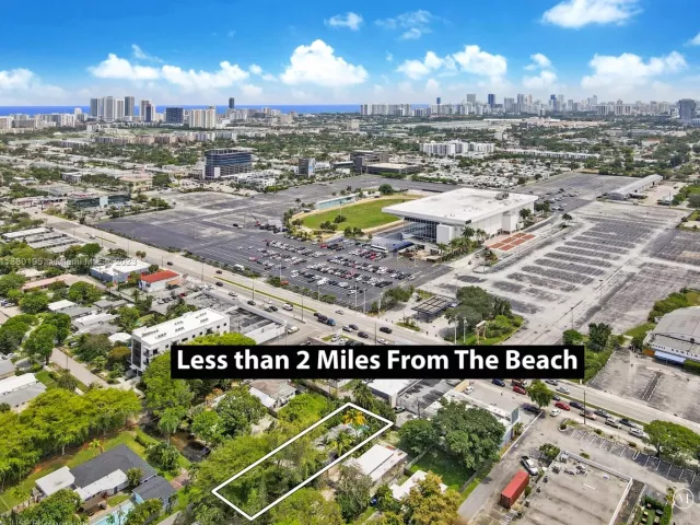 2-bedroom home for sale in Hollywood - 2018 Fletcher St - MondialRealty