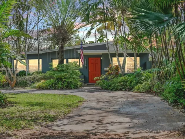 2-bedroom home for sale in Hollywood - 2018 Fletcher St - MondialRealty