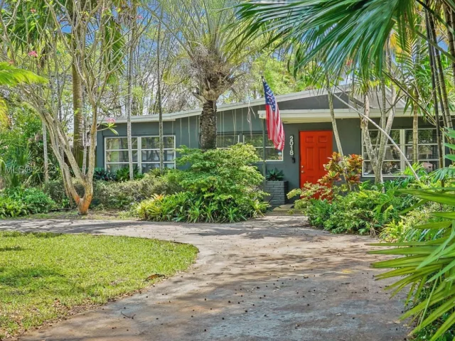 2-bedroom home for sale in Hollywood - 2018 Fletcher St - MondialRealty