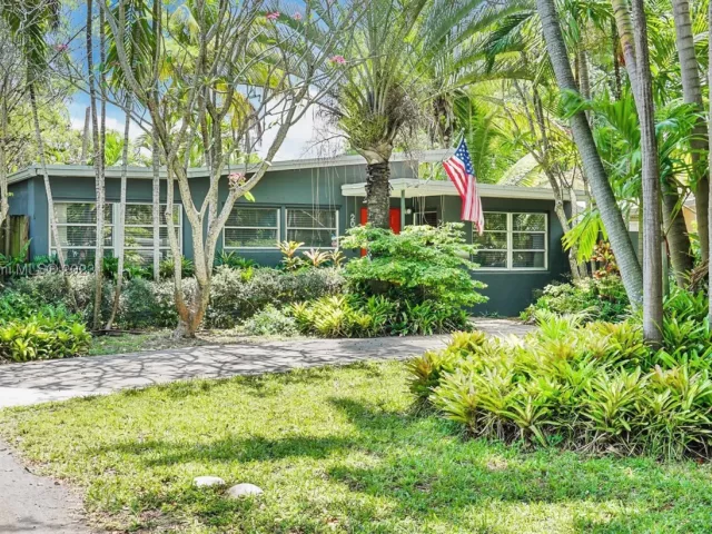 2-bedroom home for sale in Hollywood - 2018 Fletcher St - MondialRealty
