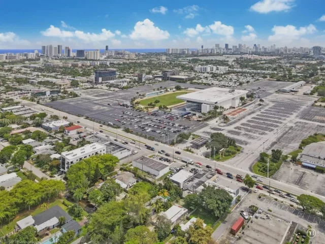 2-bedroom home for sale in Hollywood - 2018 Fletcher St - MondialRealty