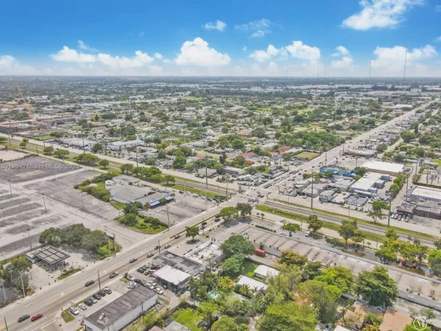 2-bedroom home for sale in Hollywood - 2018 Fletcher St - MondialRealty