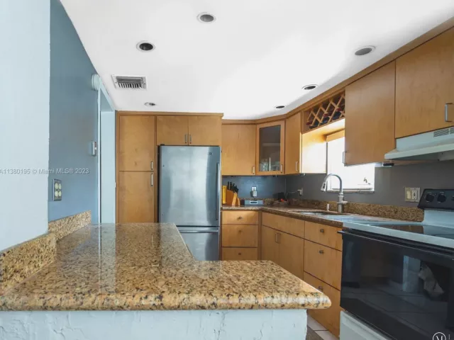 2-bedroom home for sale in Hollywood - 2018 Fletcher St - MondialRealty