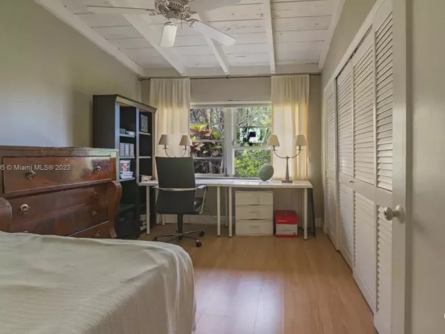 2-bedroom home for sale in Hollywood - 2018 Fletcher St - MondialRealty