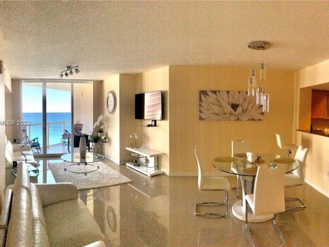 Apartment for rent  Unit #1705 - photo 7486641