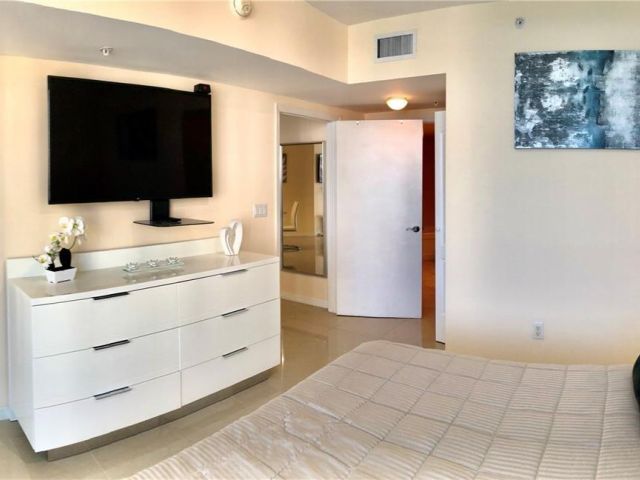 Apartment for rent  Unit #1705 - photo 7486658