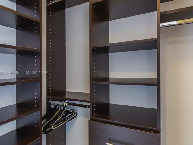 2-bedroom condo for sale in Miami - 495 Brickell Ave 3603 - MondialRealty