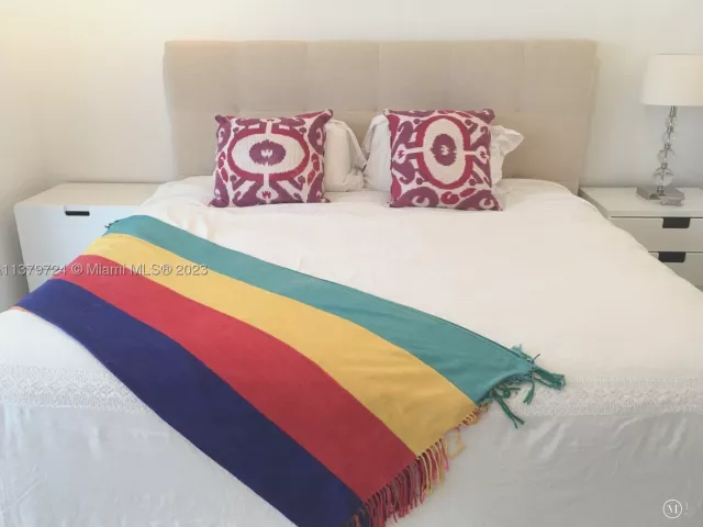2-bedroom condo for sale in Miami - 495 Brickell Ave 3603 - MondialRealty