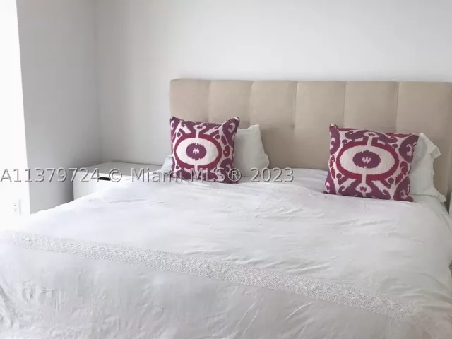 2-bedroom condo for sale in Miami - 495 Brickell Ave 3603 - MondialRealty
