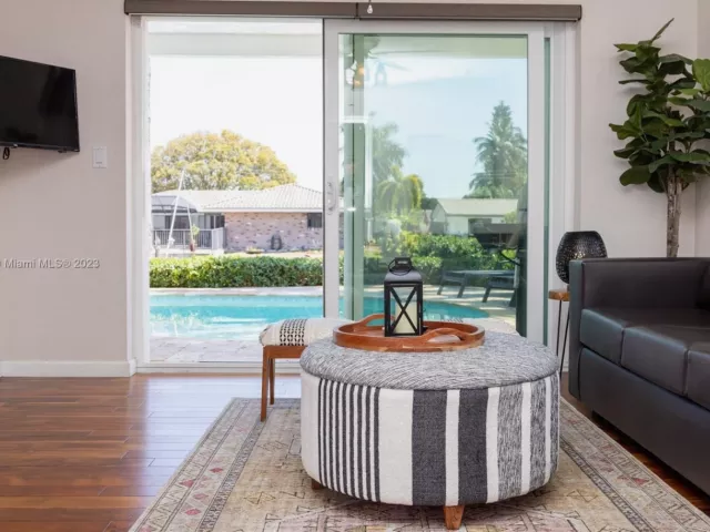 3-bedroom home for rent in Fort Lauderdale - 1466 NE 57th Ct - MondialRealty