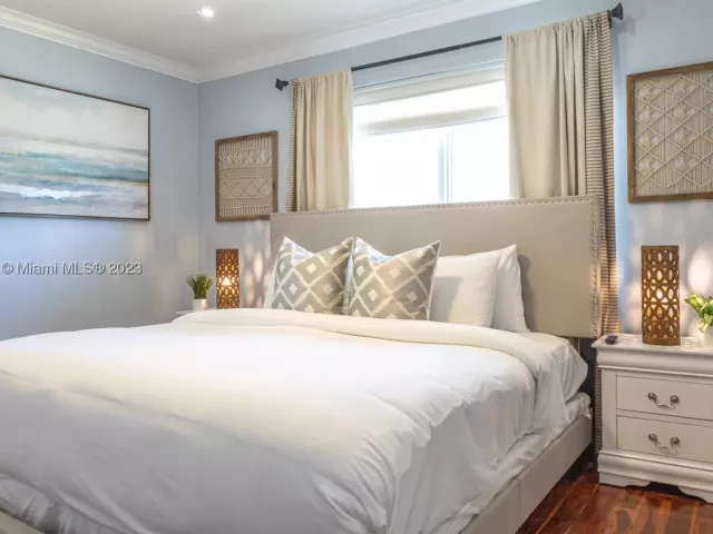 3-bedroom home for rent in Fort Lauderdale - 1466 NE 57th Ct - MondialRealty