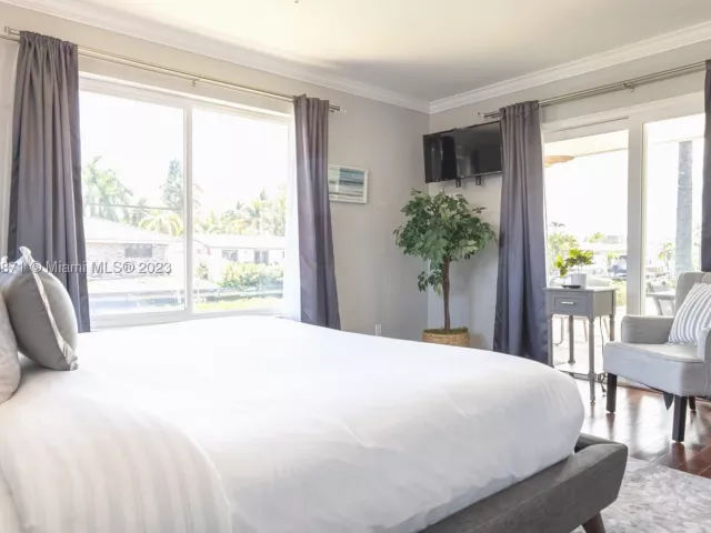 3-bedroom home for rent in Fort Lauderdale - 1466 NE 57th Ct - MondialRealty