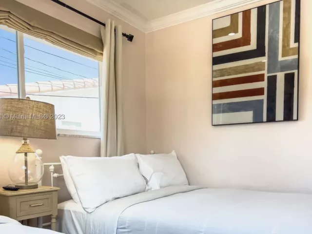 3-bedroom home for rent in Fort Lauderdale - 1466 NE 57th Ct - MondialRealty
