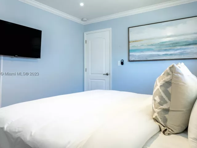 3-bedroom home for rent in Fort Lauderdale - 1466 NE 57th Ct - MondialRealty