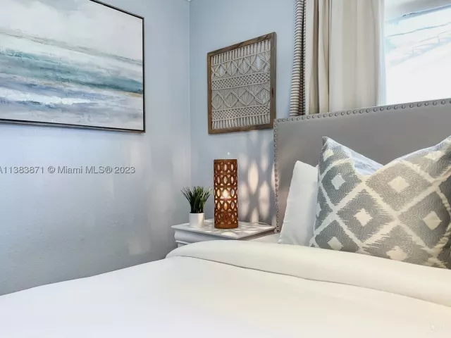 3-bedroom home for rent in Fort Lauderdale - 1466 NE 57th Ct - MondialRealty